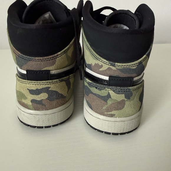 Air Jordan Sneakers Black White Camo - Picture 9 of 11